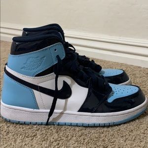 WMNS AIR JORDAN 1 RETRO HIGH OG 'BLUE CHILL